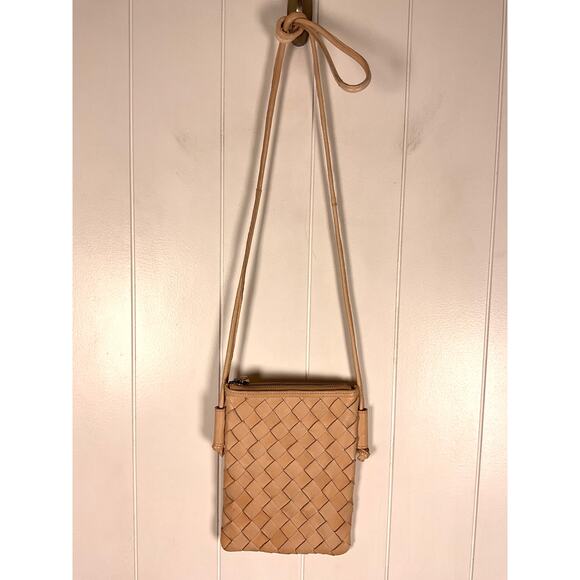 Latico Leathers Milly Leather Woven Crossbody in Tan Top Zipper Handbag - Picture 3 of 7